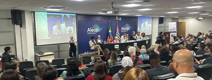 Roselei participa na ALESP de reunião para elaboração do Plano Nacional de Educação